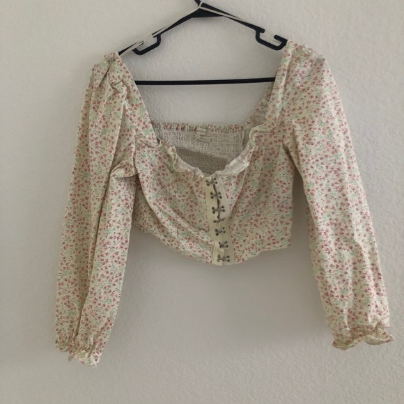 Urban outfitters hook floral ruffle blouse - Picture 7 of 13